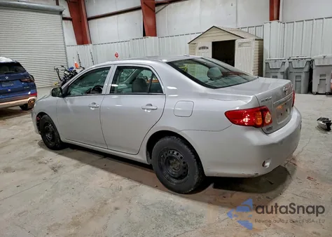 2010 Toyota Corolla Base z USA, uszkodzony, nr VIN 2T1BU4EE5AC256361